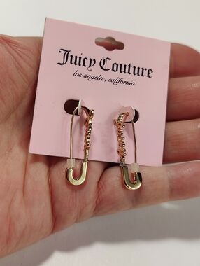 Juicy Couture Gold Tone “Juicy” Safety Pin Earrings Rhinestone Logo Dangle New